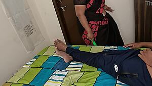 Babysitter Tamil ngewe memeknya pakai timun, wow!