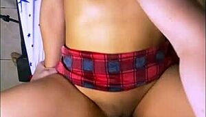 la hijastra se sentia incomoda al principio pero despues anhelaba ser penetrada?