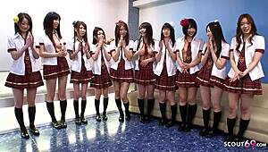 10 kızın vahşi JAV grup seksini gördün mü?