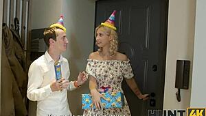 Ai încercat cele mai fierbinți scene anal în această compilație VIP4K?