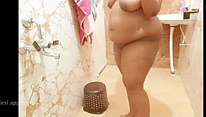 Bihar chubby lady takes a bath
