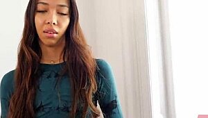 Lia Lin multirracial folla duro al dueño del gimnasio para pagar deudas