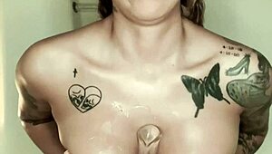 i'm max ryan, riding this clear dildo in the bathtub, feeling so wet