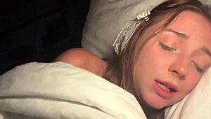 Малката Мейси Медоус в забавна фантазия на пижамено парти.