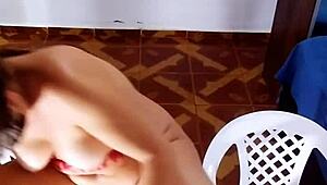 看我脱衣服玩玩具