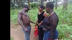 Złapana w krzakach, ostro wyruchana w niedokończonym budynku!