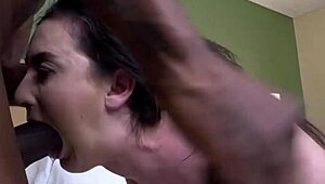 Whoa! Pale Lyra’s tight pussy creampied by huge BBC 😲