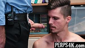 hey adam, soyun hemen bu gay polis derin arama yapacak arka odada!