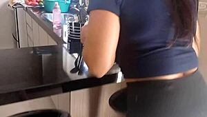 Forró latin szobalány keményen megdugva