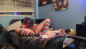 Puppy übt mit Bad Dragon Monster-Dildo!