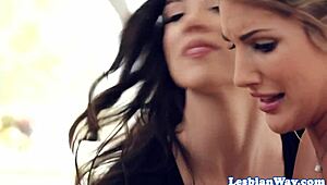 My girlfriend orgasms from tribbin with me