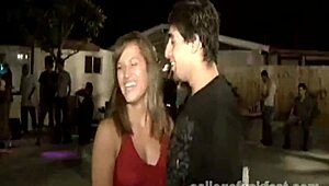 Καυτή φοιτήτρια 18+ γαμάει και ρουφάει σε άγριο πάρτι