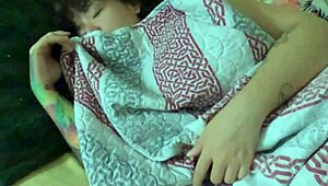 Aku Sentuh Adik Tiri Diam-Diam Tanpa Ketahuan