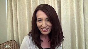 ยูกิ โซโนดะ โชว์นมใหญ่ในชุดชั้นในสีชมพู