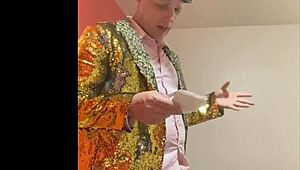 Mchenry Cruiser krijgt een wilde pijpbeurt tijdens stand-up comedy