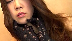 What Makes Glove Fetish So Intriguing?