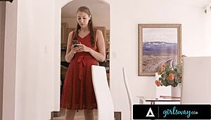 Hey Lena Paul, willst du unsere Brautjungfern mit Adriana Chechik ficken?