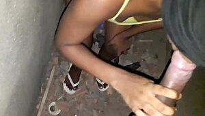 Wow! 18-Year-Old Brazilian Novinha Sucks Funkeiro for 30 Reais After Baile!