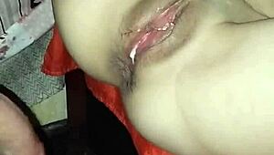 Hermanastros follando sin condon semen en el coño