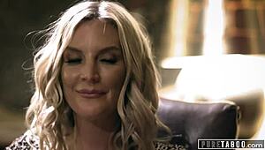 helped my best friend's nympho stepmom squirt! 😍