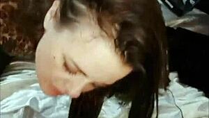 îi trag palme la fundul mare al acestei blonde amatoare și o ling peste tot