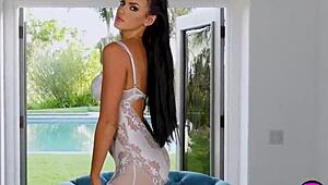 wow, gorgeous ashleigh hannah strips outta sexy lingerie for fun 😍