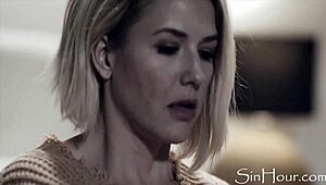 OMG 착한 행동 하나로 의붓아들이 엄마를 협박해서 정기 섹스 😈