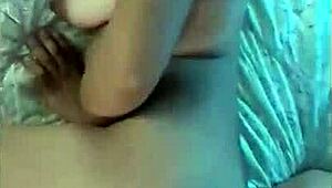 Le entra muy rico la verga a esta chica de culo apretado