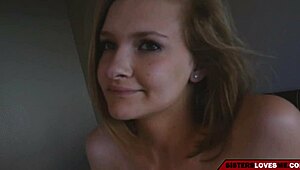 Altă dimineață fierbinte cu sora vitregă savurând țâțele naturale în pat