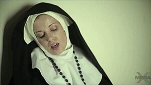 Missax - Onder De Sluier Act Een - Ashley Lane, Charlotte Stokely, Aiden Ashley Scharen Dichtbij