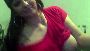 Hot White Babe with Huge Tits Teasing in Solo Show