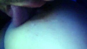 Chupando gostosinho peitos naturais vem grava comigo sigilo total