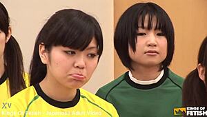 呃，日本女队跟教练学“特别课程”，懂吧？