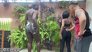 Pelatih Pribadi Bikin Dua Brunette Basah Buat Ngisep Liar dan Aksi Hardcore