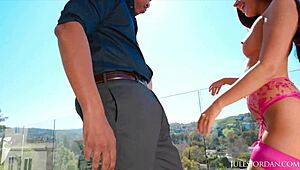 Hej, czy Anna Claire Clouds i Vanna Bardot dadzą radę z wielkim BBC Dredda razem?