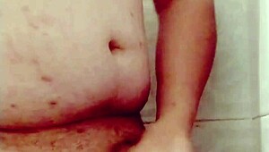 la vecina caliente makes me masturbate, she's so hot 😍