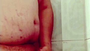 la vecina caliente makes me masturbate, she's so hot 😍