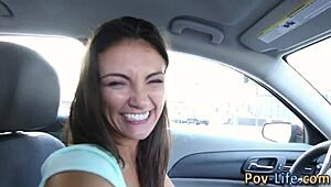 Човече, това междурасово тийнейджърско 18+ чукане с огромен кур е лудо!