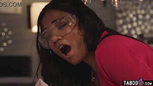 College teens Kimmy and Summer squirt in dorm!