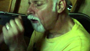 Henry ดูดควยอเมริกันแก่แบบสัตว์ในฉากดูดเกย์