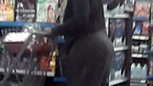 wow, that ebony gilf's super donk!