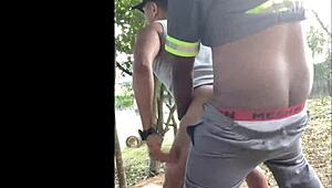 Толкова съм навит за секс без презерватив на открито, опа, забравих защита!