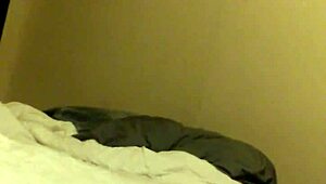 Cam recording of a person in leggings. Detailed view of the fabric and fit.