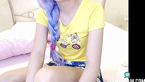 Watch Emmy The Cute Nerd Camgirl!