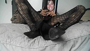 watch me masturbate in these pantyhose?