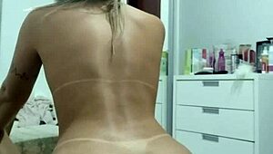 Uma Brincadeira Com A Minha Namorada Gostosa Bruna Carlos De Plug No Cuzinho!