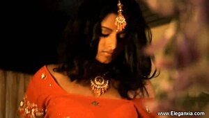 check out this sensual exotic dancing display