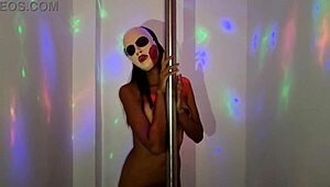 Porno gratis exclusivo amateur de morena sexy bailando en el tubo