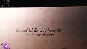 Young 18yo ass bounces intensely on pretty dildo