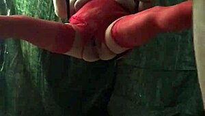 Cherry Shay Tryska Wielokrotnymi Orgazmami w Bieliźnie!